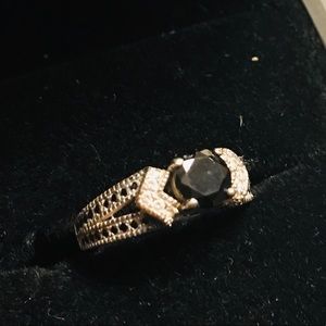 Sterling Silver Ladies Ring w/ Onyx